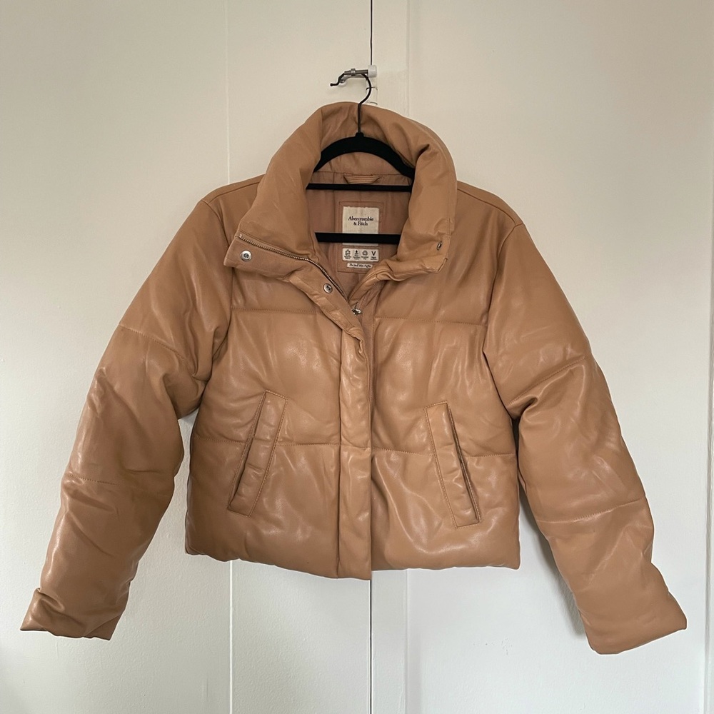 Abercrombie & Fitch Mini Puffer
Size XS